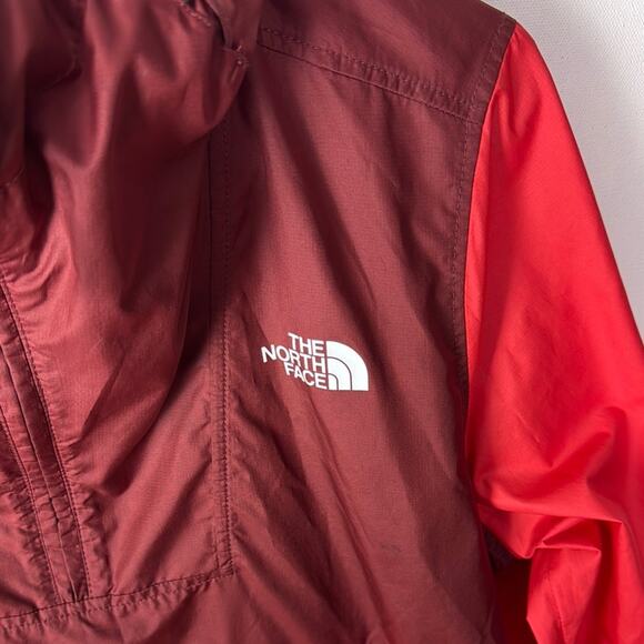 The North Face Windbreaker - Women's Medium - Picture 3 of 6